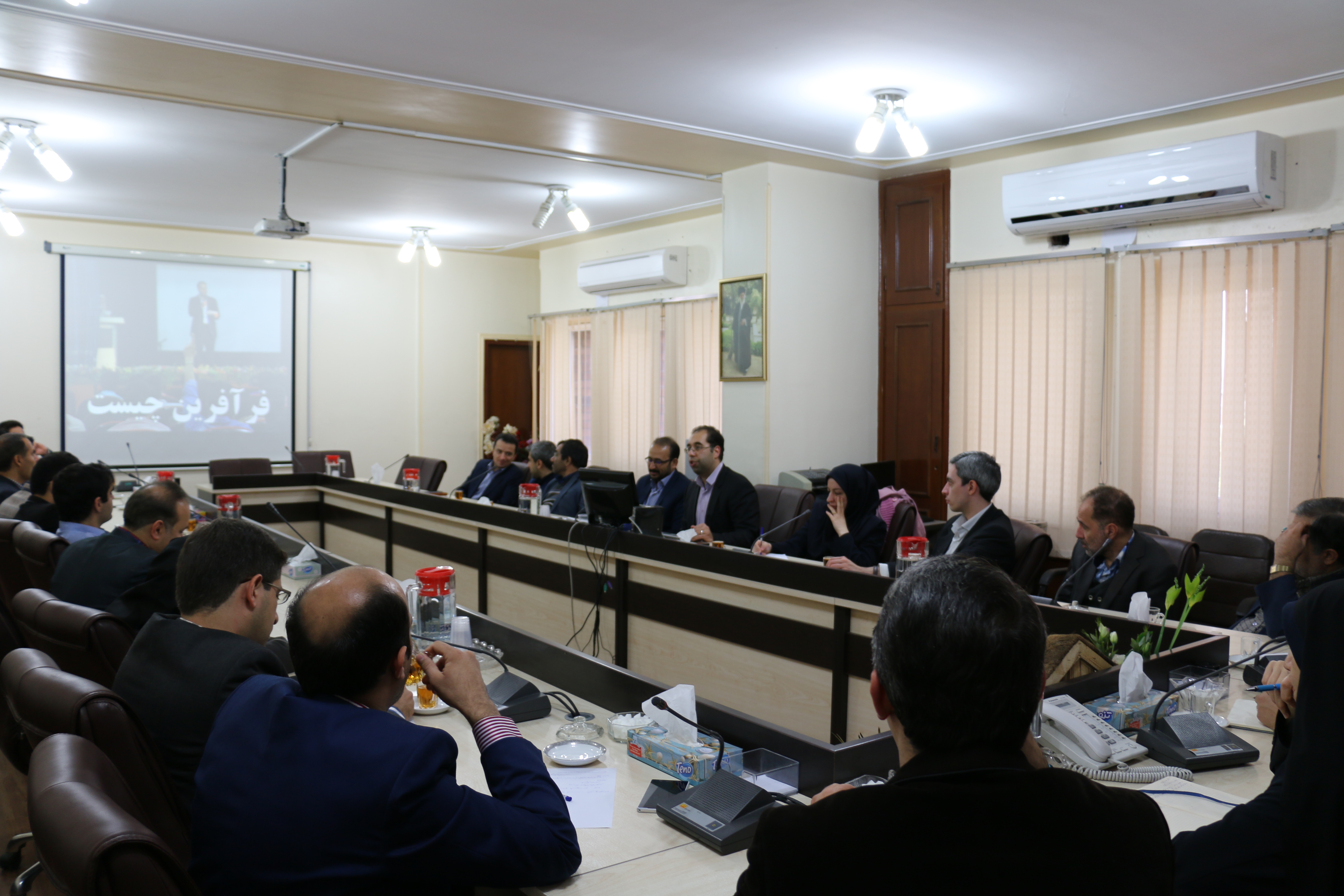 دیدار با دانشگاهیان