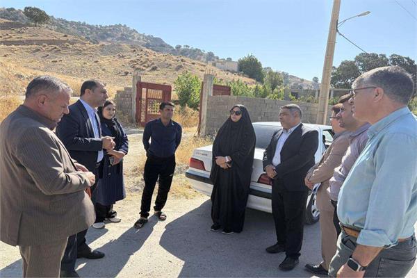 بازدید میدانی مدیرکل ارتباطات کهگیلویه و بویراحمد از روستای سمرون برای احداث سایت جدید تلفن همراه