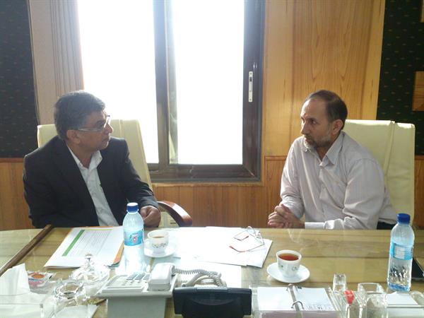 مدیرکل ارتباطات و فناوری اطلاعات خوزستان با مدیرکل صداوسیمای مرکز خوزستان دیدار کرد