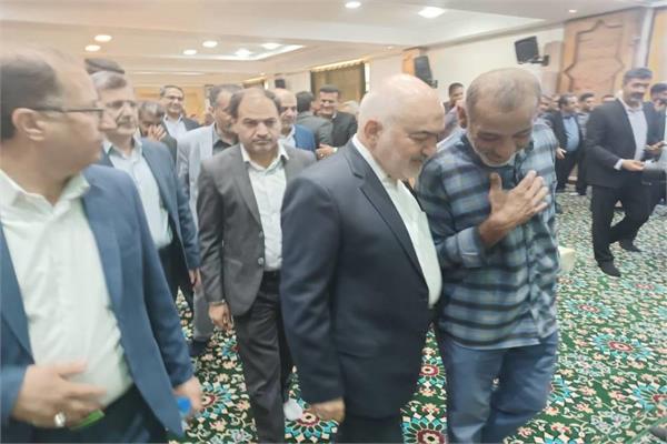 برگزاری مراسم عطرافشانی گلزار شهدای اهواز
