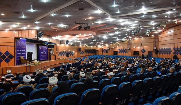 دریافت لوح تقدیر اداره کل ارتباطات از استاندار خوزستان در حوزه توسعه و ترویج فرهنگ نماز